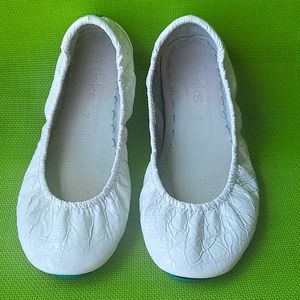 Barely used 7 diamond white croc Tieks